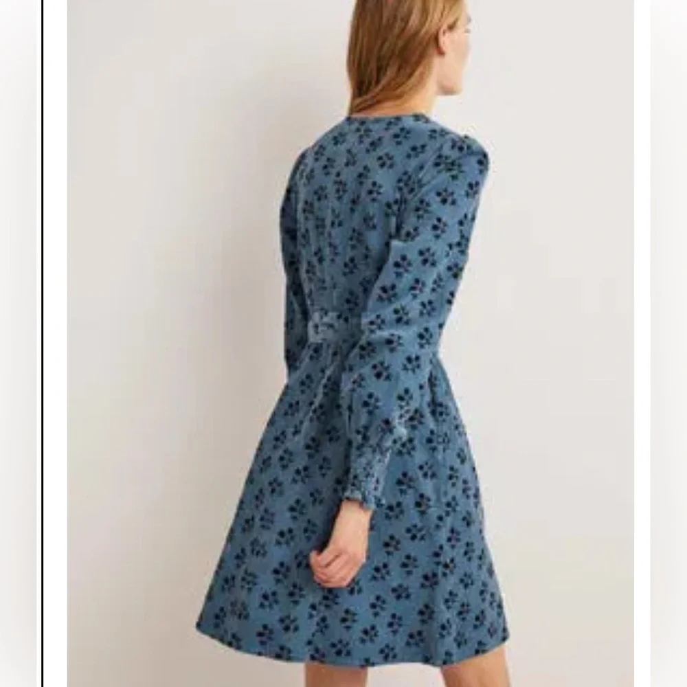 Boden blue sleeve
